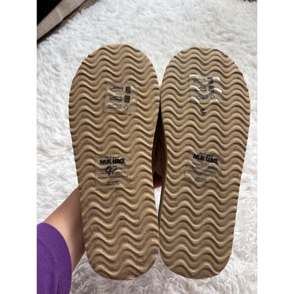 Muk Luks women's sz. 7/8 brown furry platform slides. Soft, comf. grt. shape - Picture 7 of 9